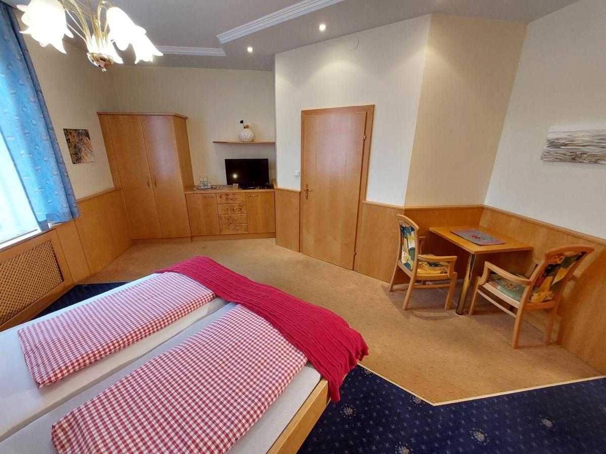 3 Raben - Leoben - Zimmer Fuer Geschaeftsreisende, Urlauber, Monteure Und Handwerker, Polski Pensjonat Austria エクステリア 写真