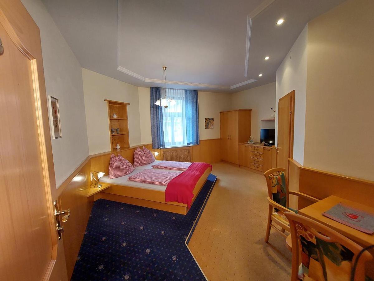 3 Raben - Leoben - Zimmer Fuer Geschaeftsreisende, Urlauber, Monteure Und Handwerker, Polski Pensjonat Austria エクステリア 写真